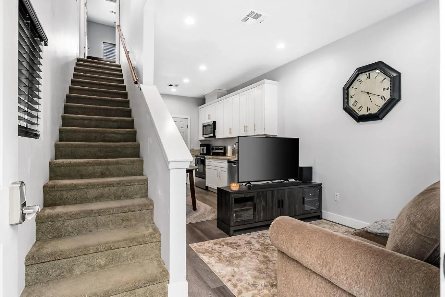 Cozy 2Bdr, 1Br Home Near Downtown Sacramento 0*,
