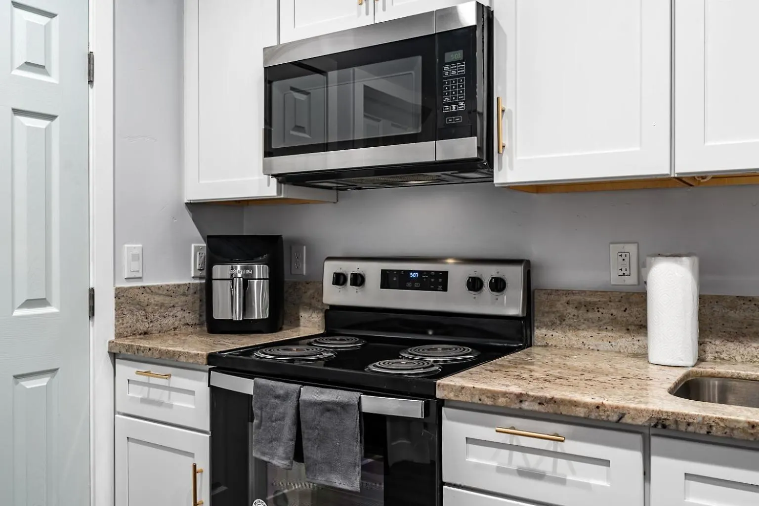 Cozy 2Bdr, 1Br Home Near Downtown Sacramento